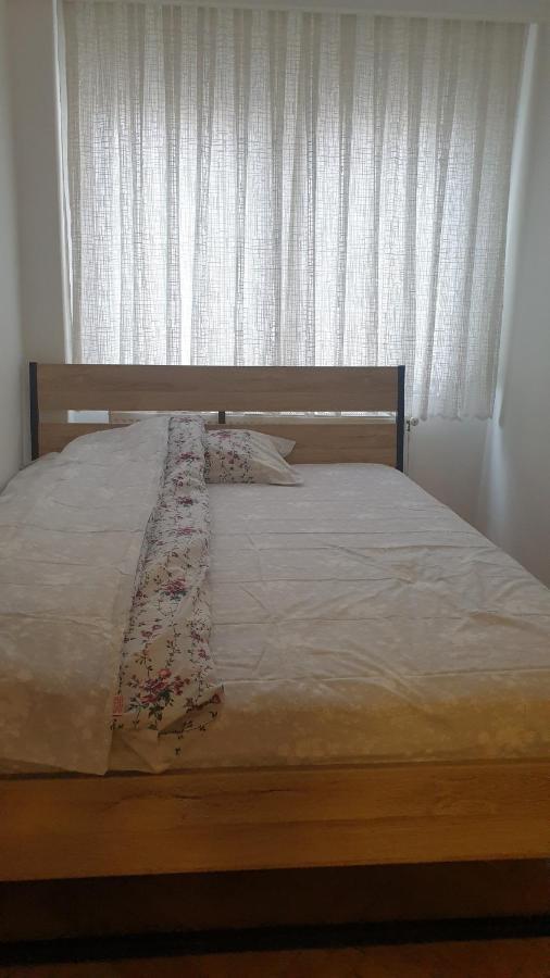 Apartment Oriku - Prishtine Buitenkant foto